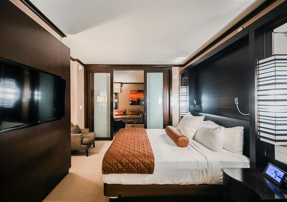 StripViewSuites at Vdara photo 10