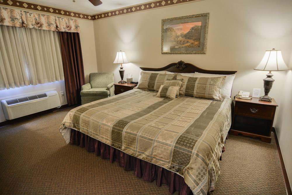 Hearthstone Inn & Suites photo 39