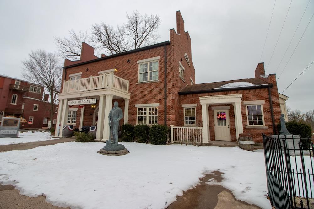 Nauvoo Temple House Hotel photo 53