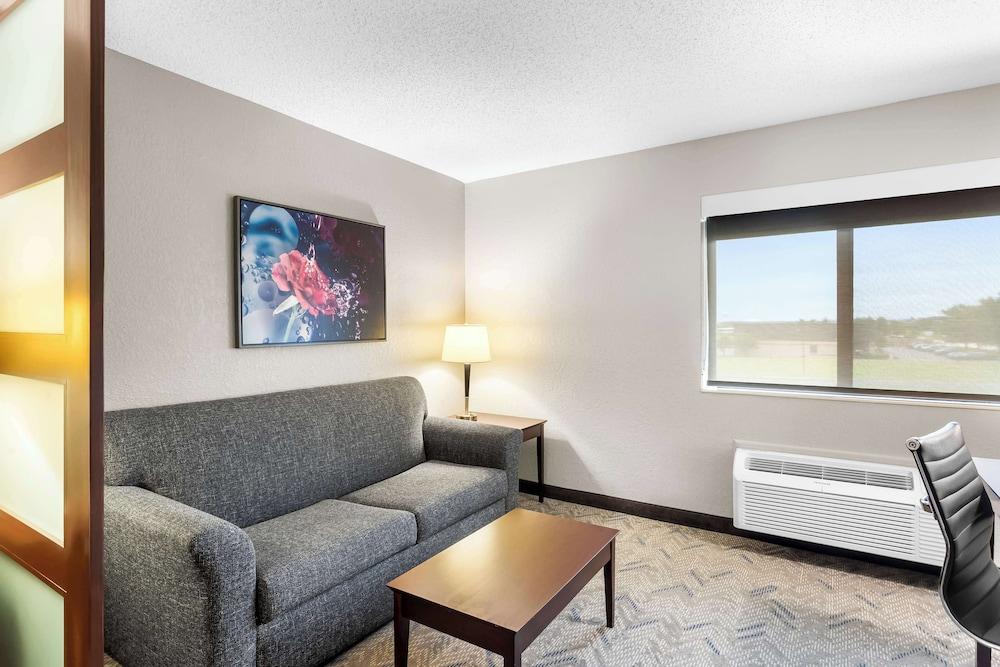 Best Western Oswego Hotel photo 15