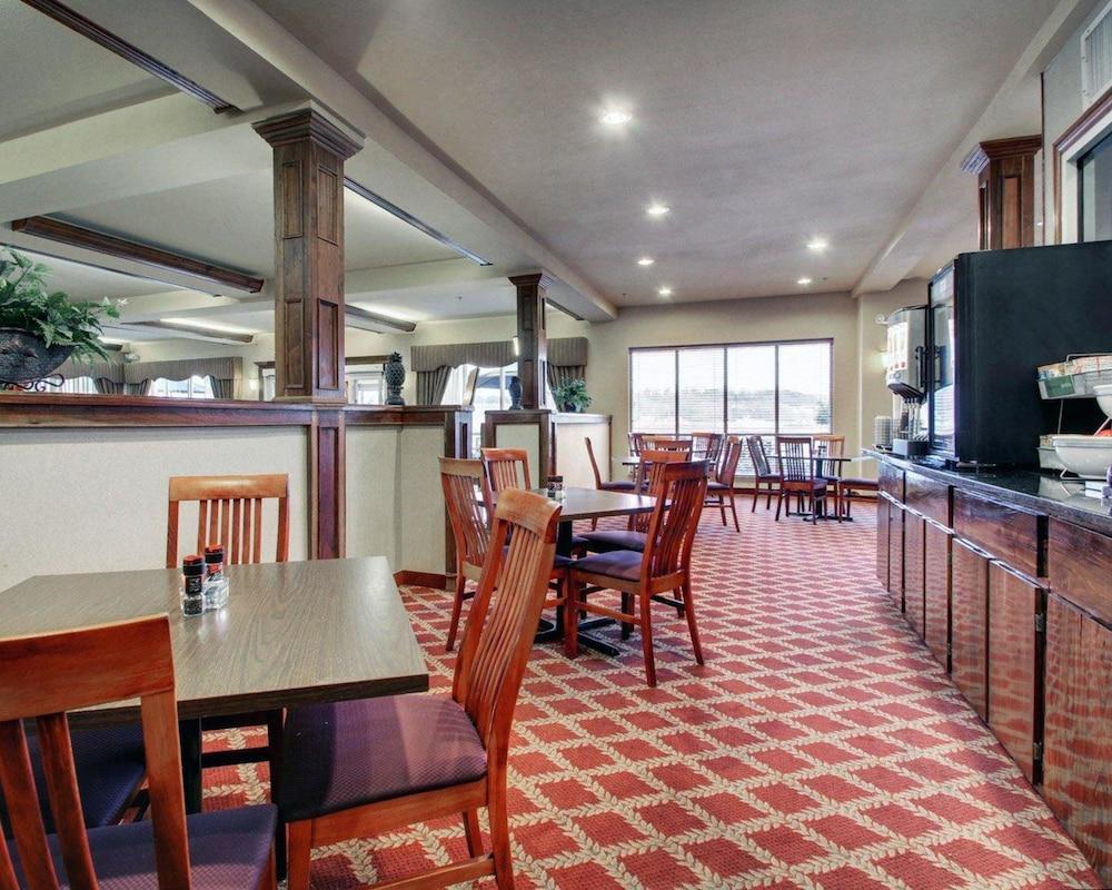 Clarion Suites Vidalia Riverfront photo 20