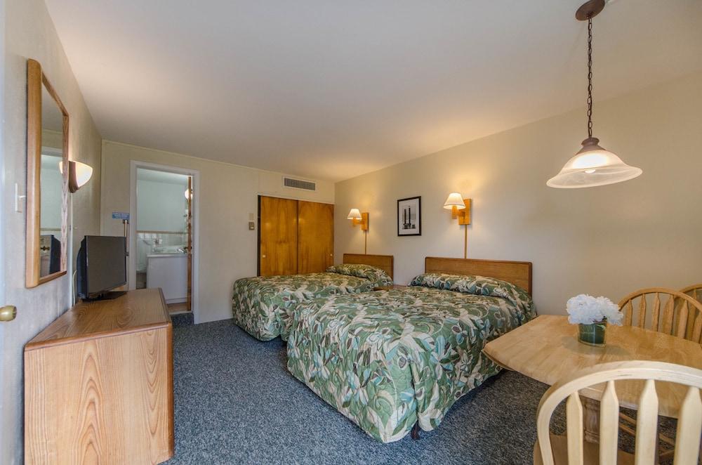 Attache Motel photo 28