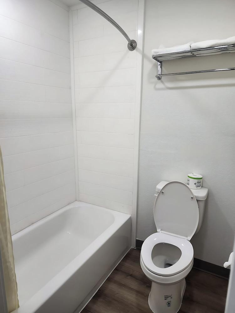 Ramada by Wyndham York Harrisburg Hershey photo 13
