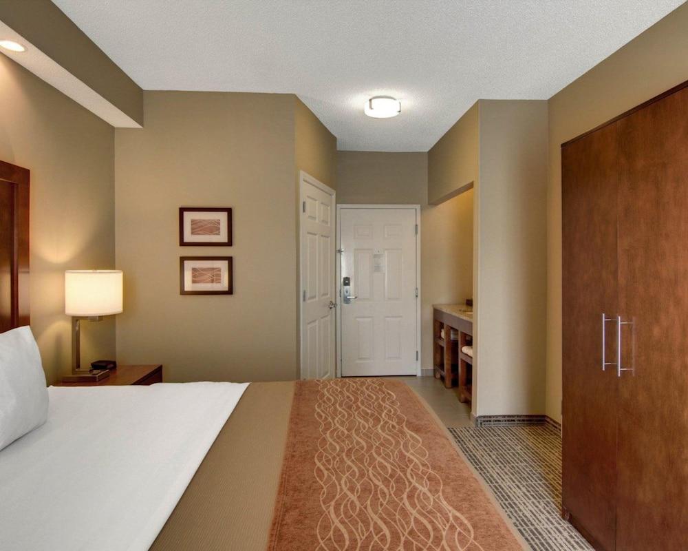 Comfort Suites Leesville near Fort Johnson photo 38