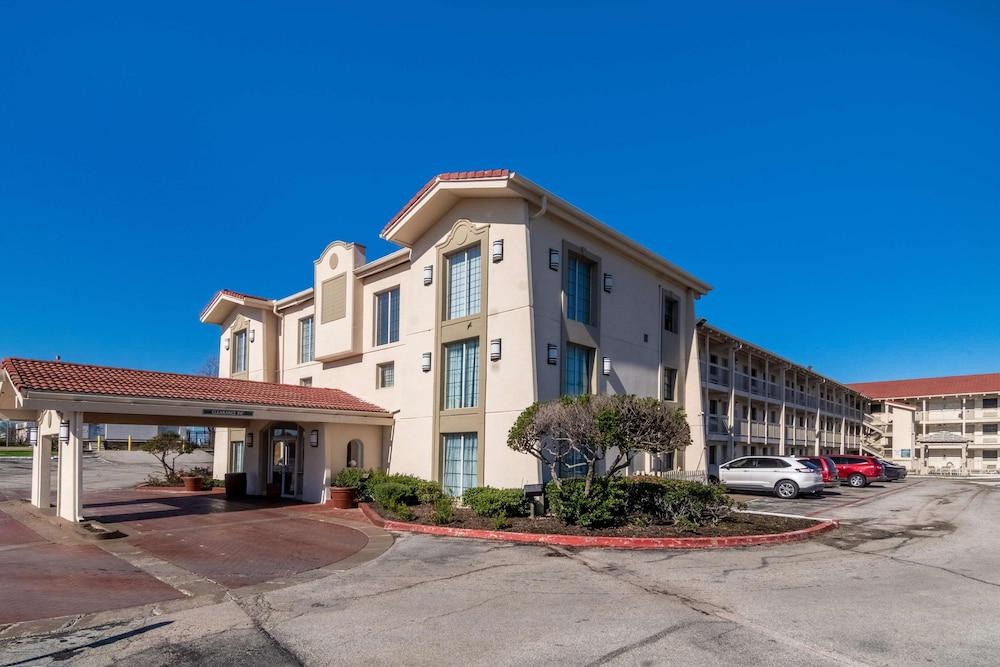 Studio 6 Fort Worth, TX - West Medical Center photo 36