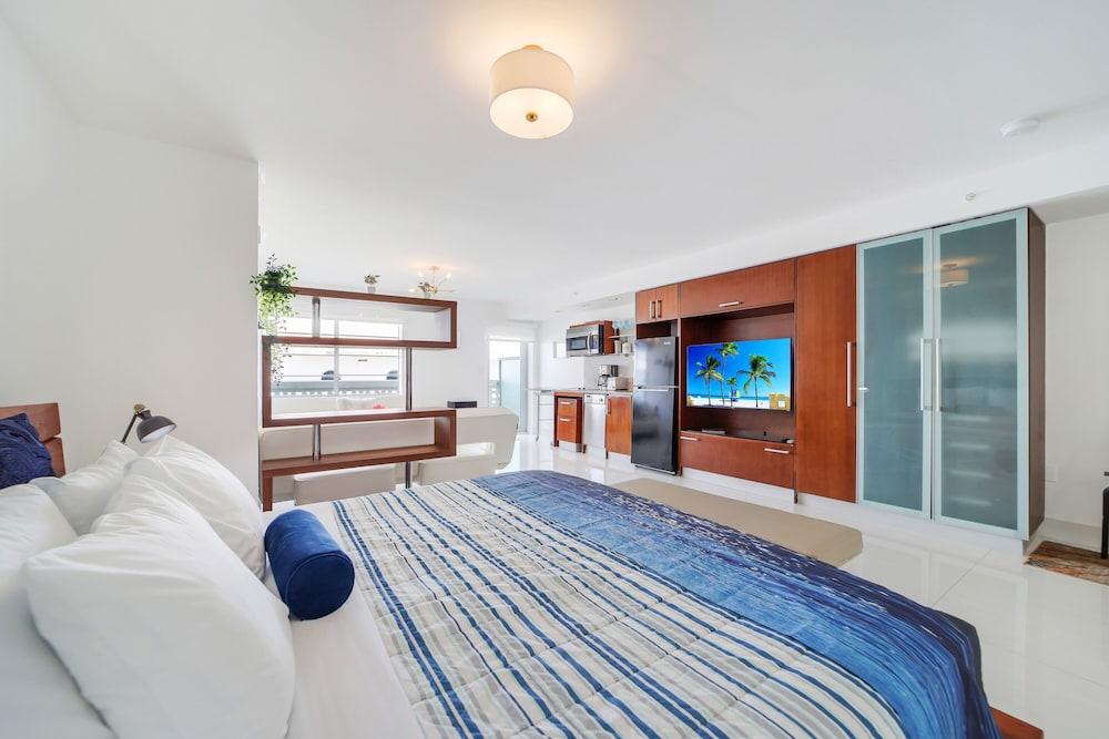 Strand Ocean Drive Suites photo 7