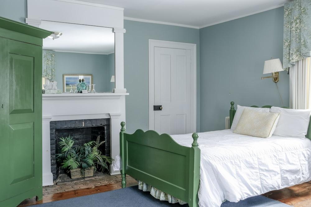 Delamater Inn photo 13