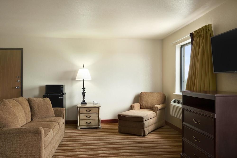 Super 8 by Wyndham Macon photo 3