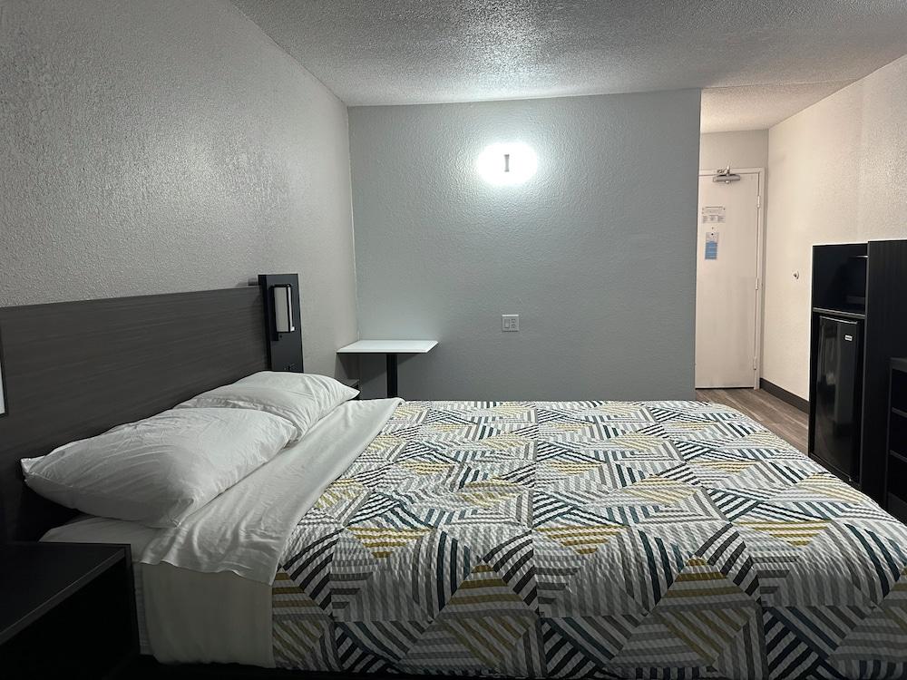 Motel 6 Omaha, NE photo 18