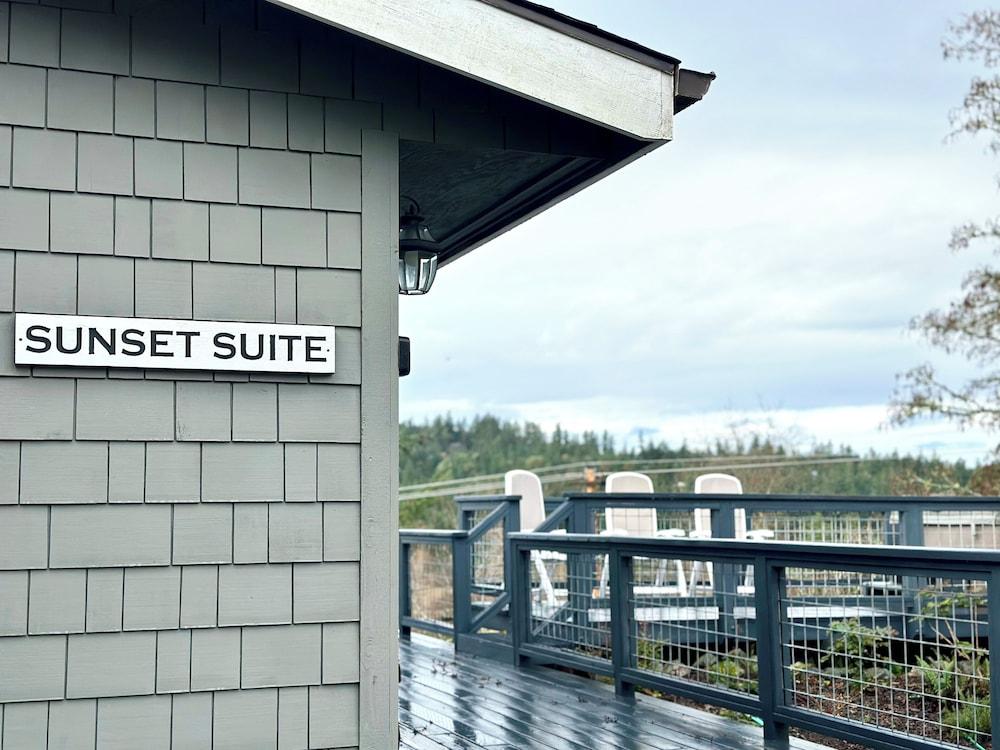 Deer Harbor Cottages photo 3