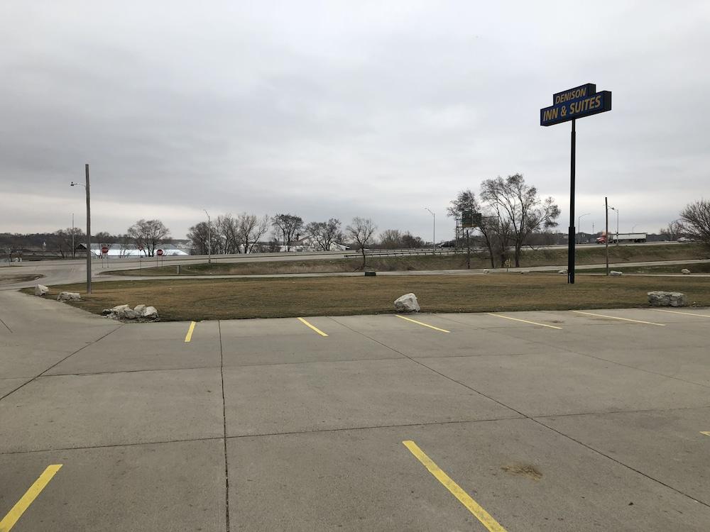 Denison Inn & Suites photo 35