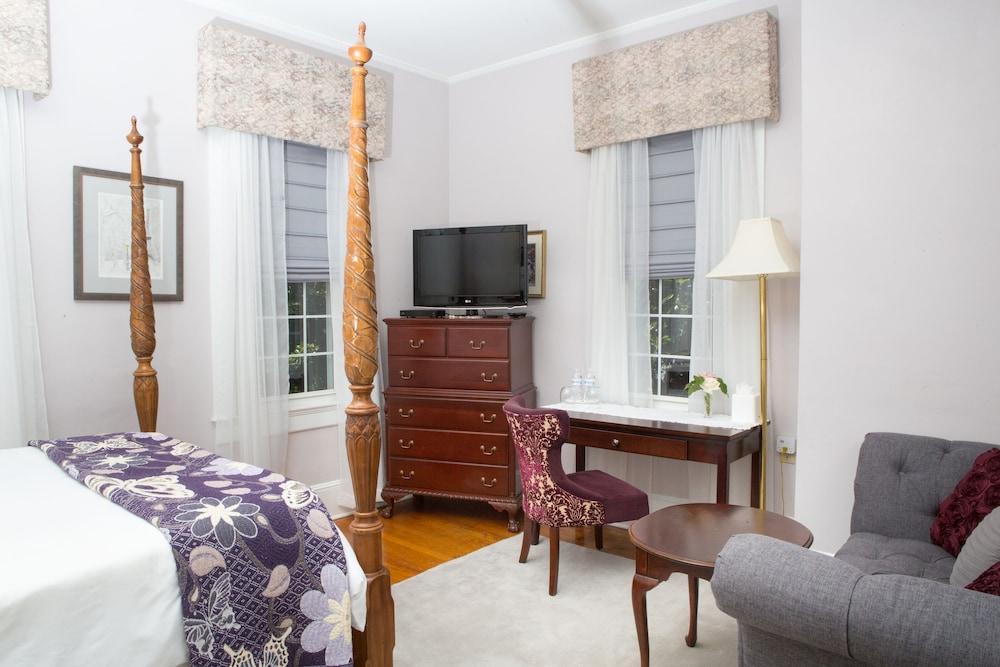 Burke Manor Inn & Pavilion photo 6