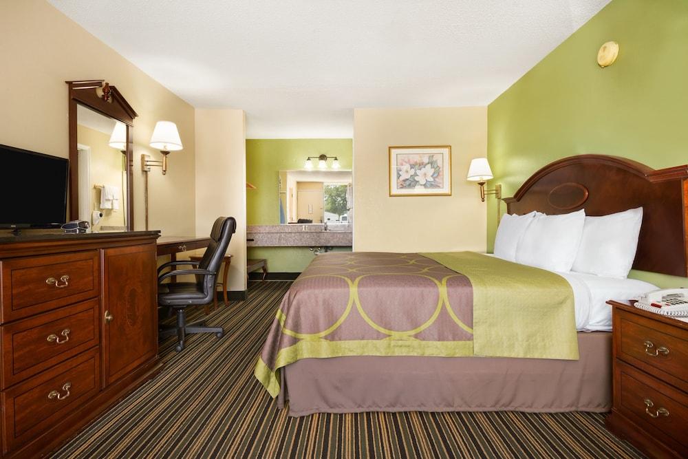 American INN of Orangeburg photo 4