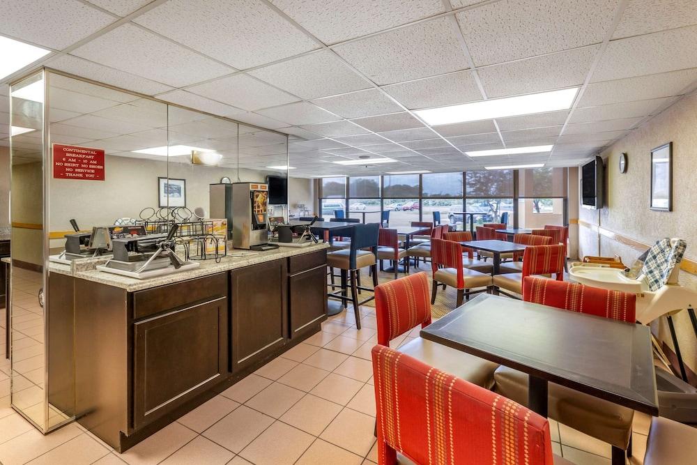 Comfort Inn Alliance photo 46