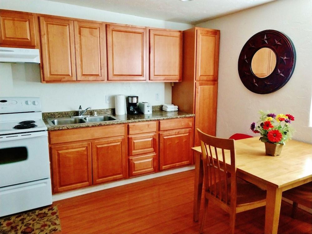 DB Botique and Cabins photo 11