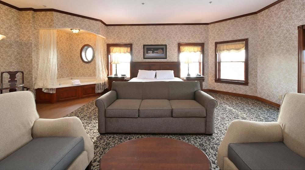 Carlisle Inn Sugarcreek photo 28