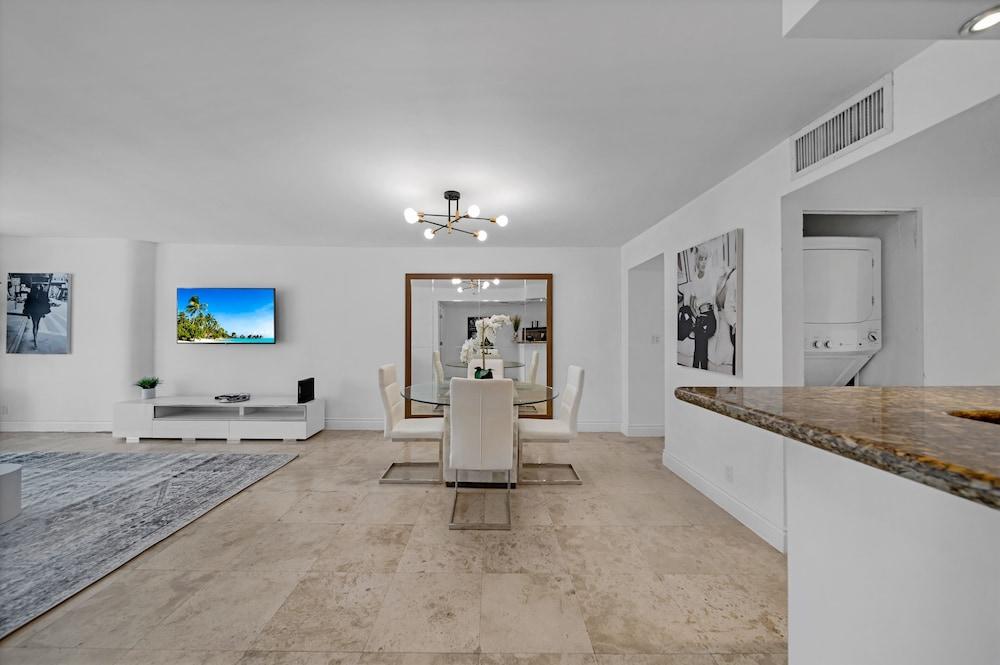 The Grand Biscayne Bay photo 60