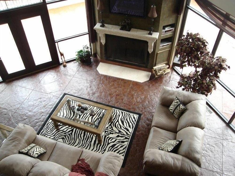 D'Monaco Luxury Resort photo 23