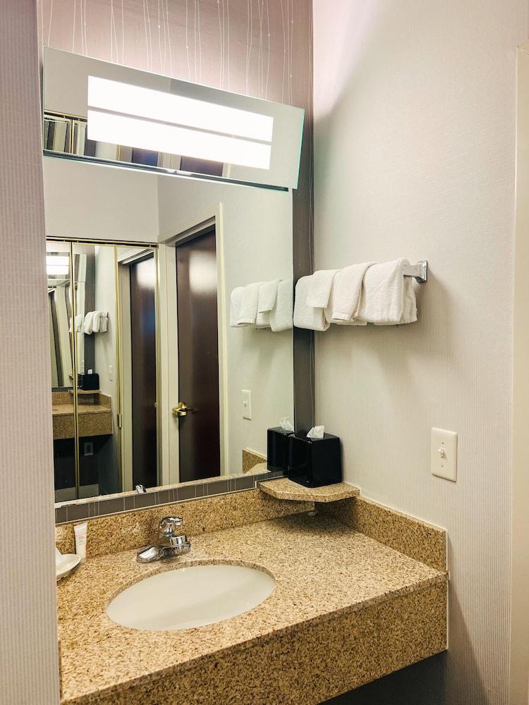 Country Inn & Suites by Radisson, Columbus-Edinburgh photo 15