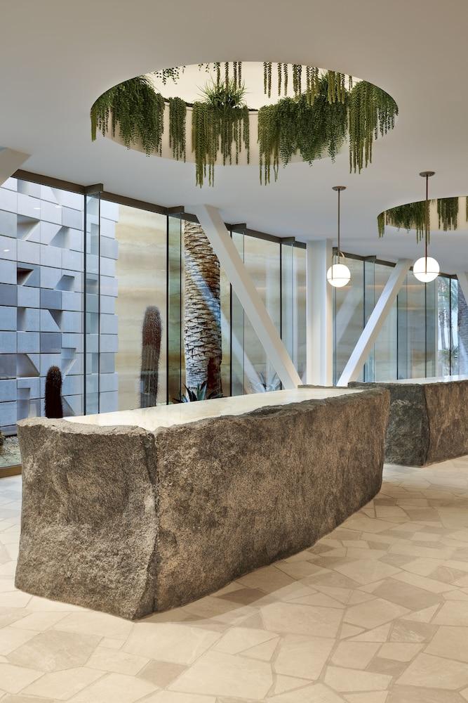 Virgin Hotel Las Vegas, Curio Collection by Hilton photo 14