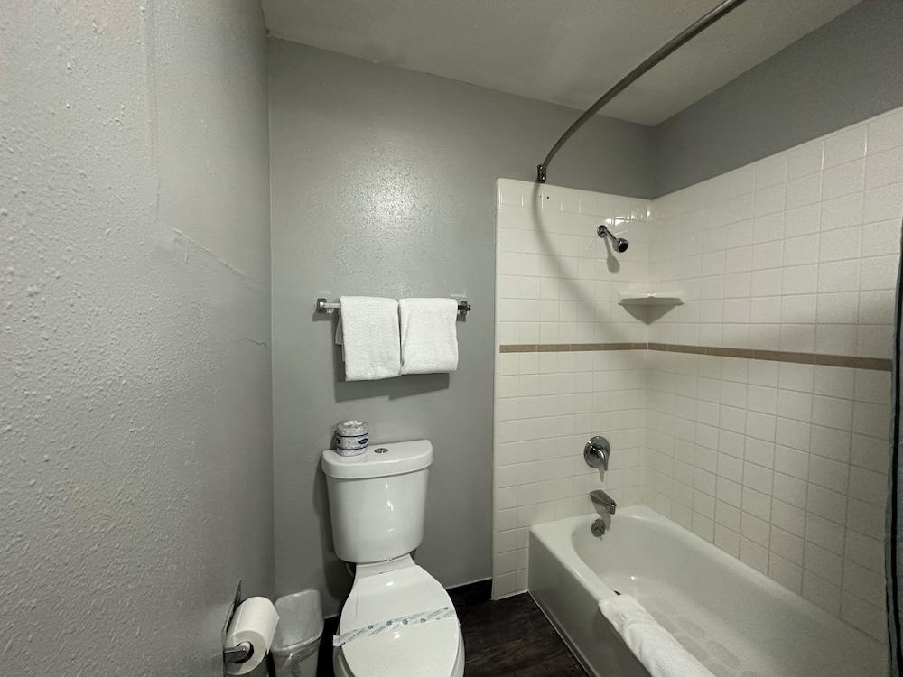 Lake Ridge Hotel photo 3