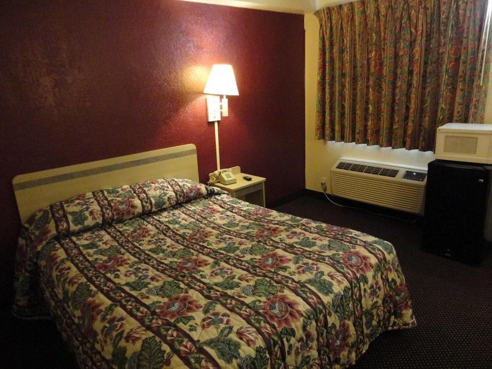 Americas Best Value Inn Battle Creek photo 12