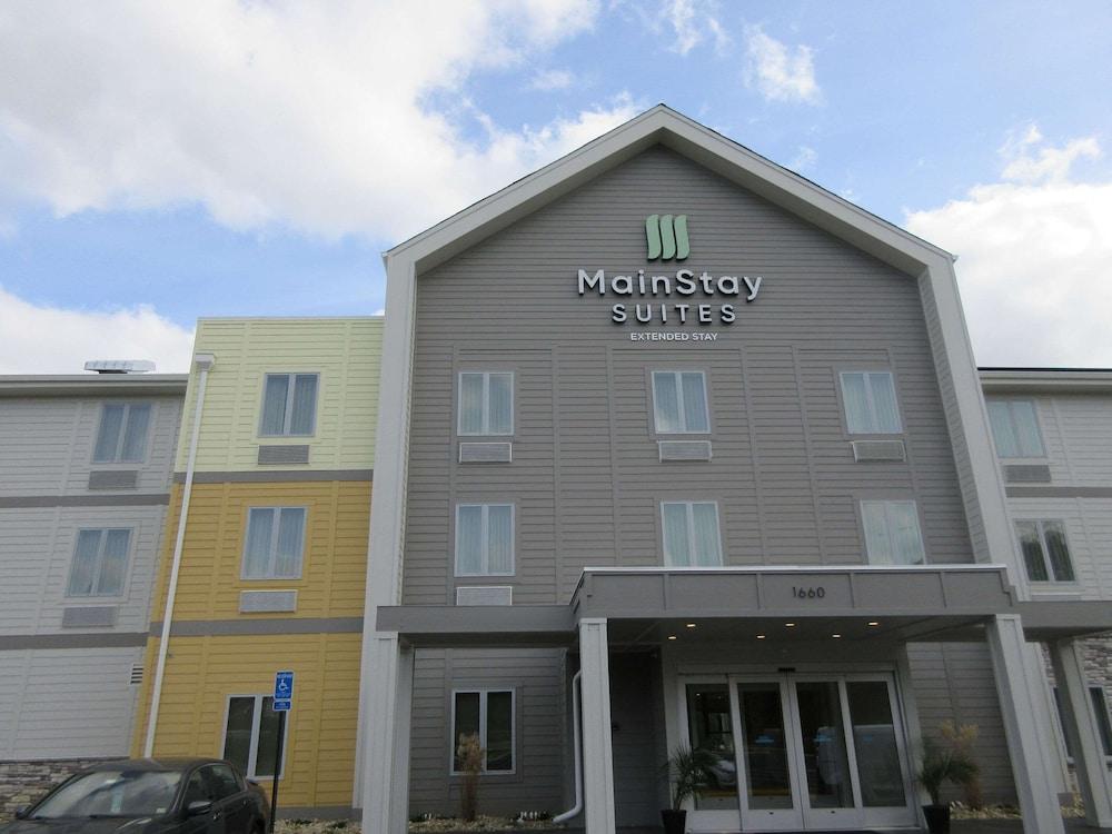 MainStay Suites Chesapeake - Greenbrier photo 1