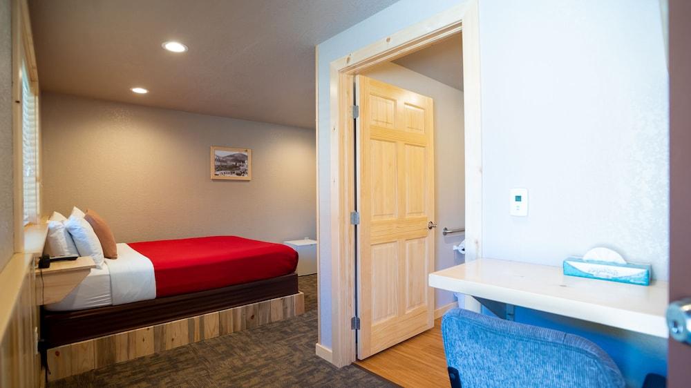 Triangle Motel photo 29