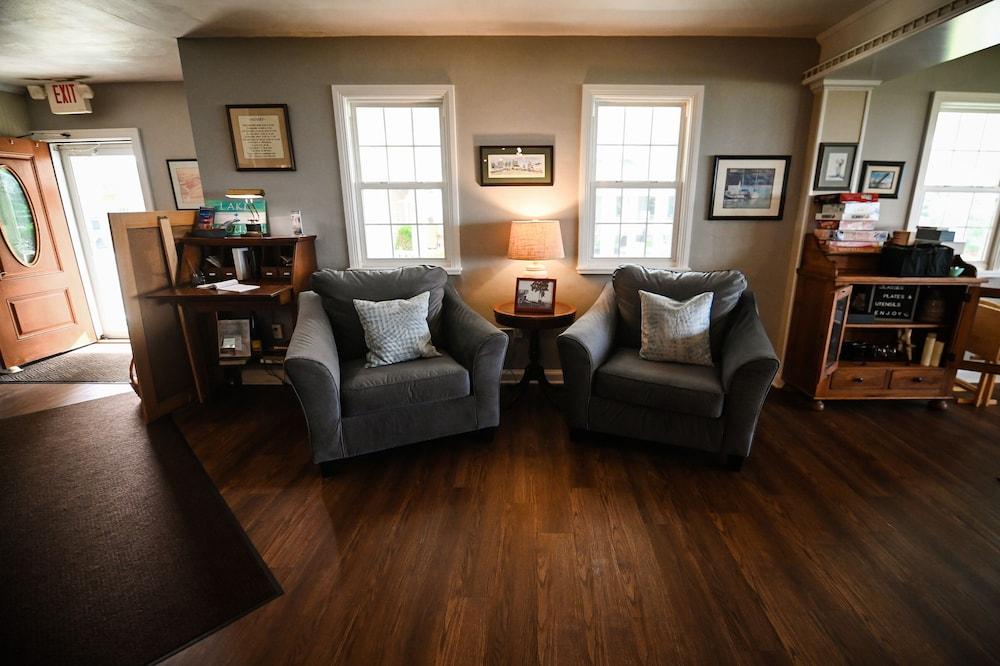The Lakehouse Inn photo 28
