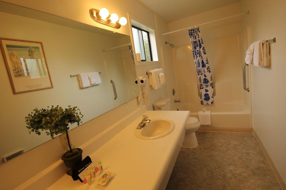 Mariner's Cove Inn photo 38