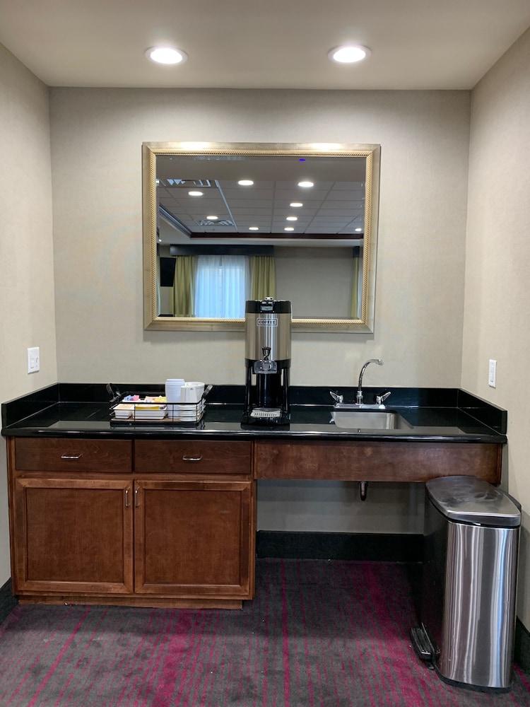 Hampton Inn Fort Stockton photo 66