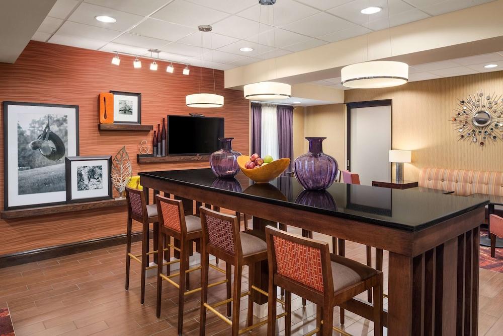 Hampton Inn Belle Vernon photo 37
