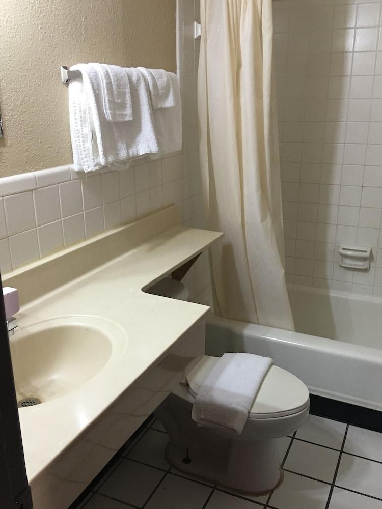 Best Value Inn Motel Sandusky photo 27