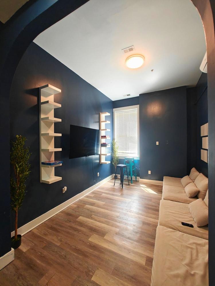 I Street Capsule Hostel photo 2
