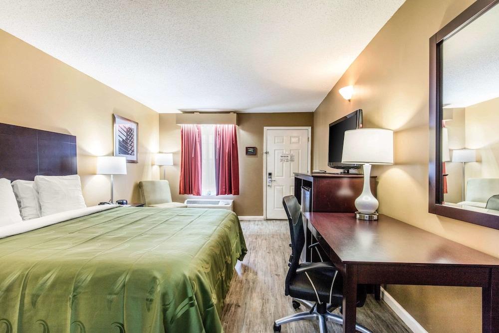 Quality Inn Bessemer I-20 exit 108 photo 2
