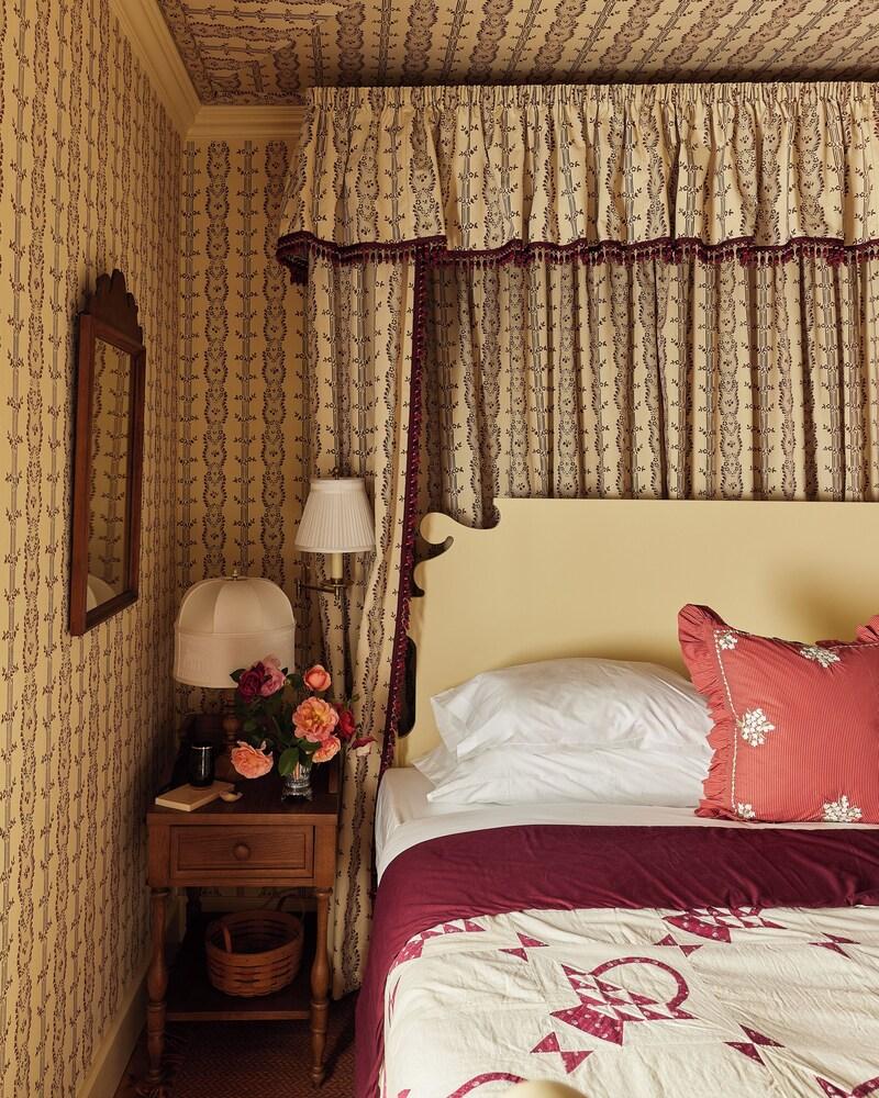 Six Bells Countryside Inn photo 43