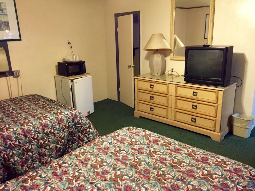 Cadillac Motel Fanning Springs photo 24