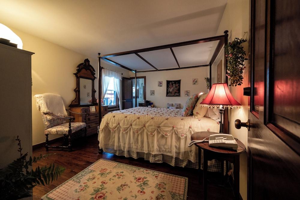 Gregory House Country Inn photo 13