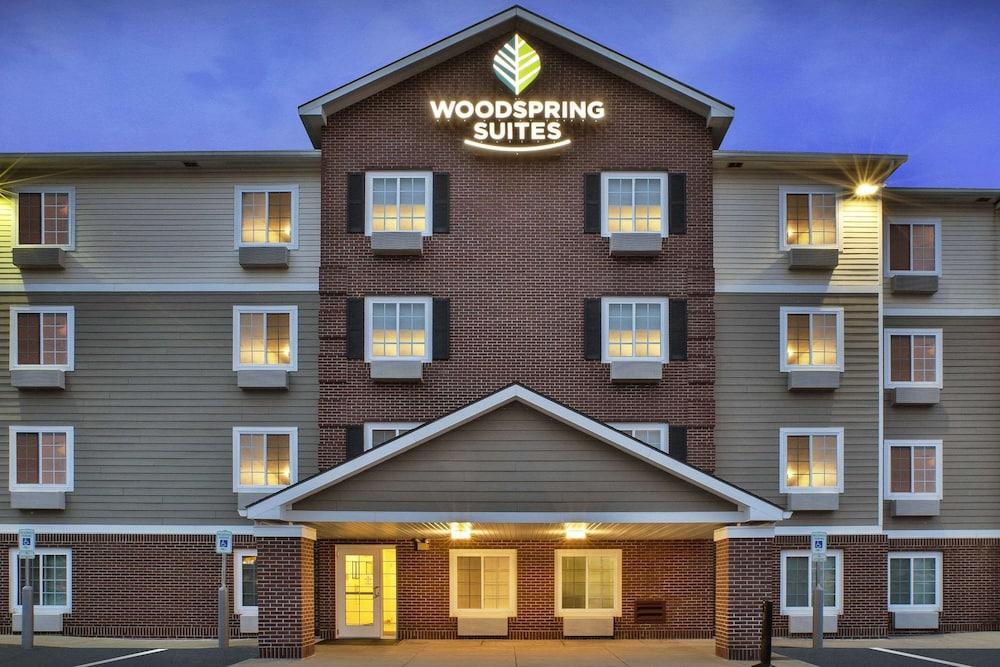 WoodSpring Suites Holland - Grand Rapids photo 1