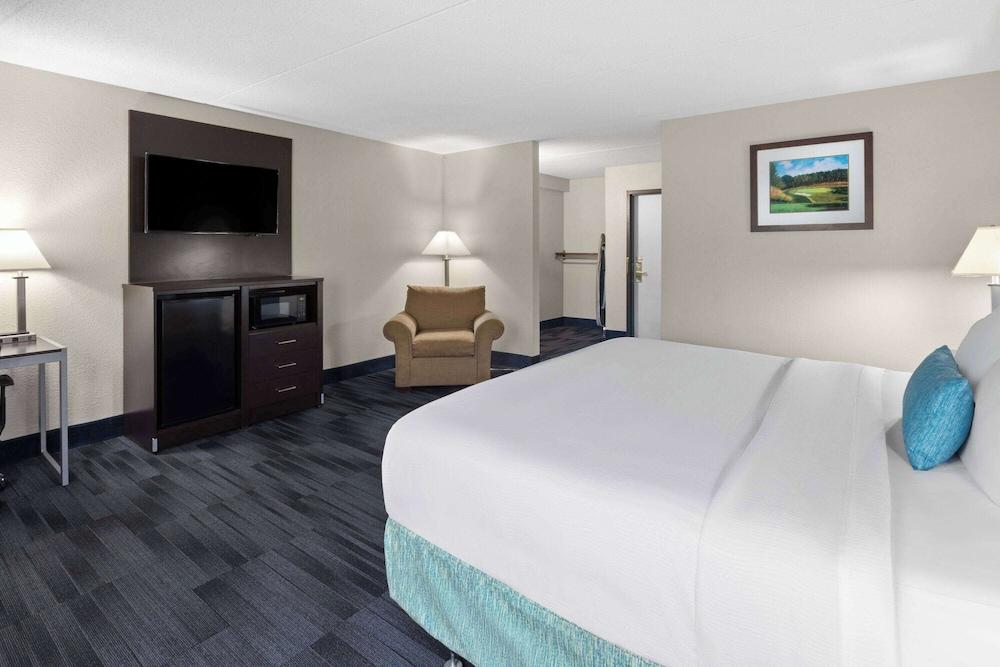 Baymont Inn and Suites by Wyndham Farmington, MO photo 3
