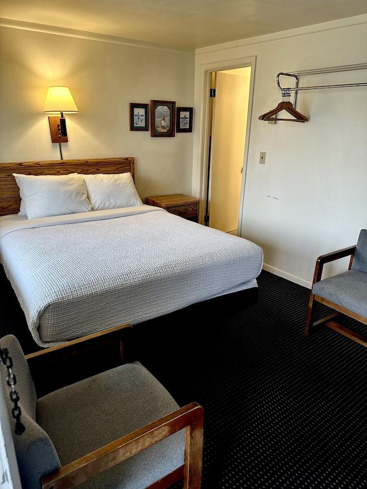 Sunrise Beach Motel photo 8