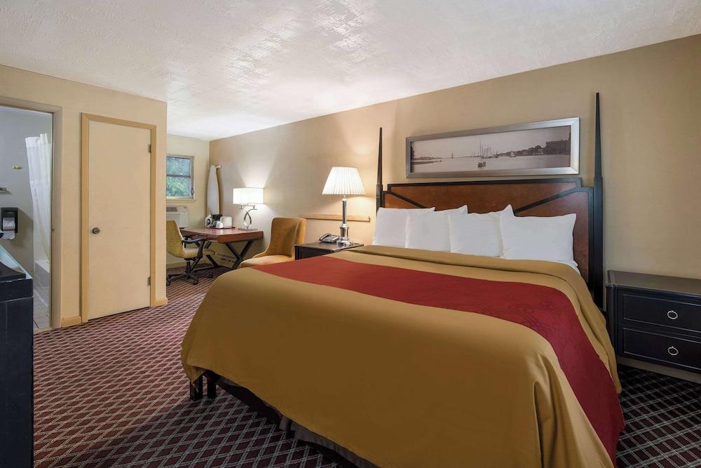 Rodeway Inn photo 51