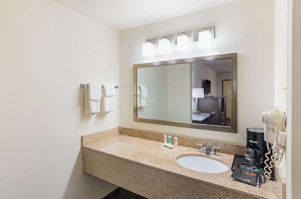 Quality Inn Amarillo East photo 22