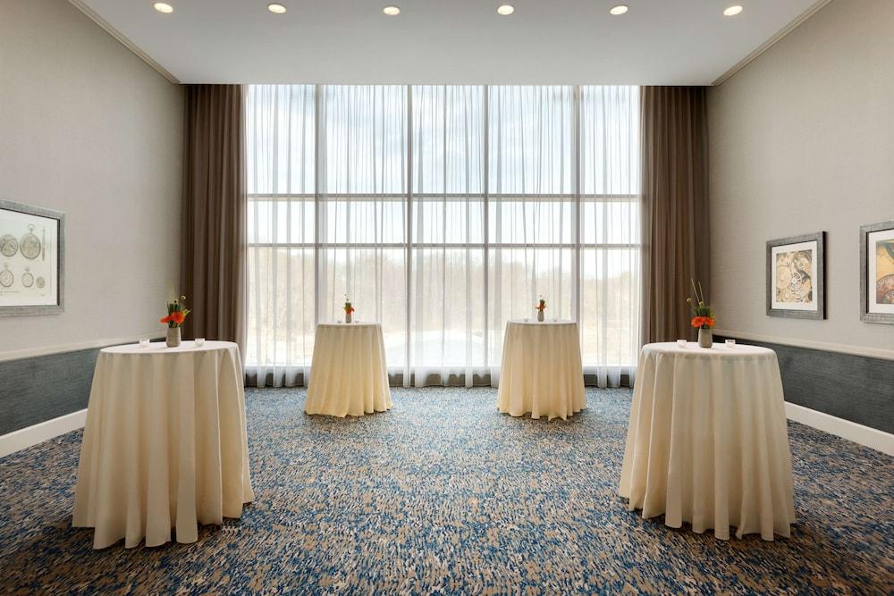 Embassy Suites by Hilton Boston Waltham photo 5