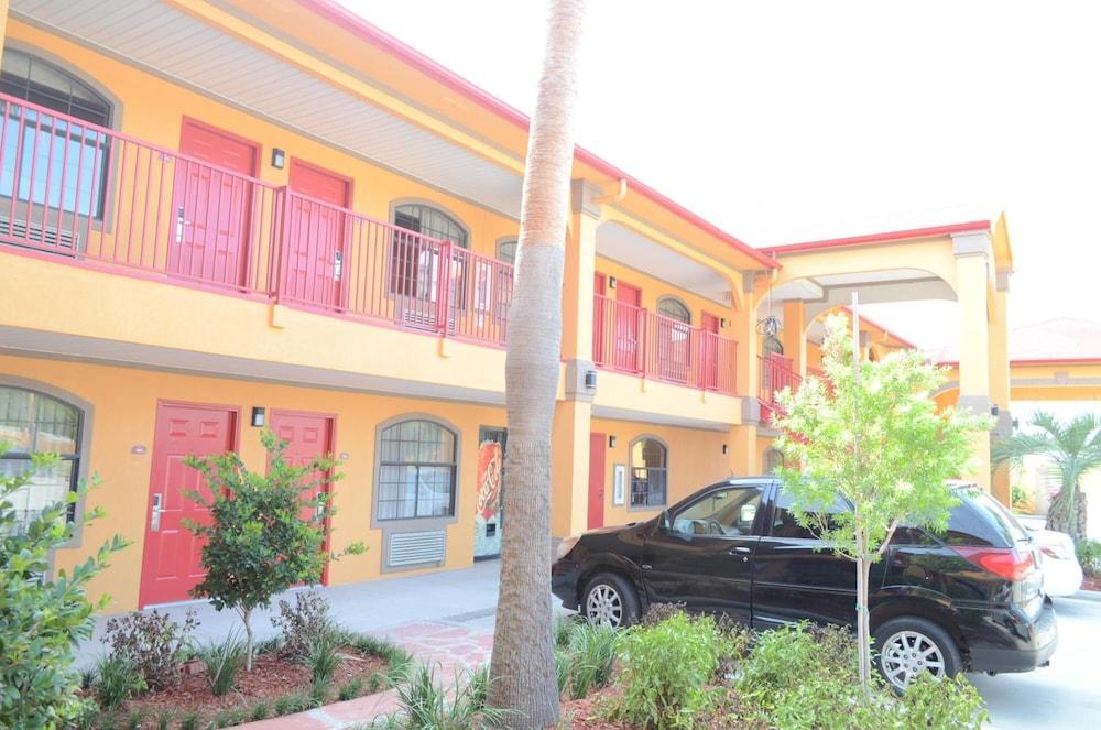 Regency Inn photo 25