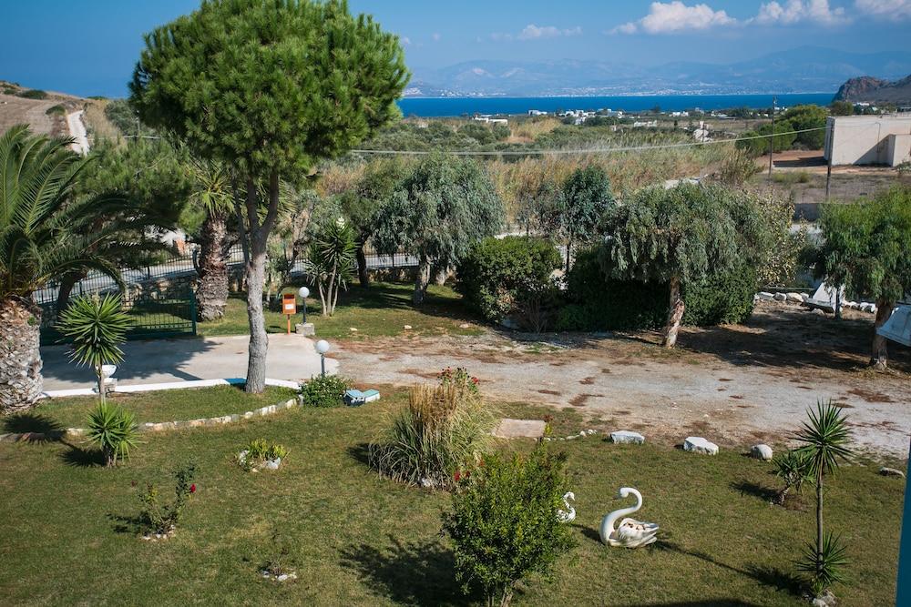 Placemakr Cathedral Heights photo 67