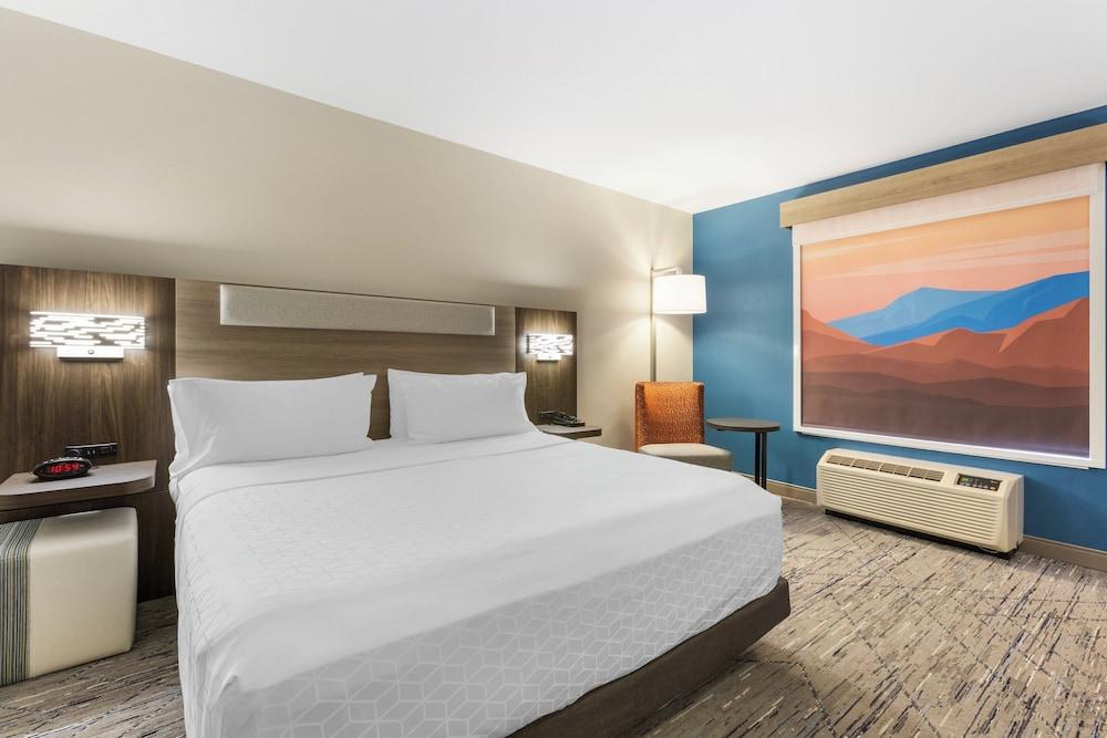Holiday Inn Express Hotel & Suites Belgrade by IHG photo 5