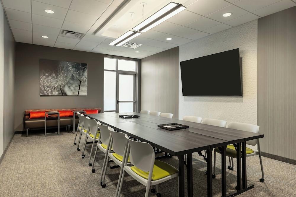 Springhill Suites By Marriott Fargo photo 12