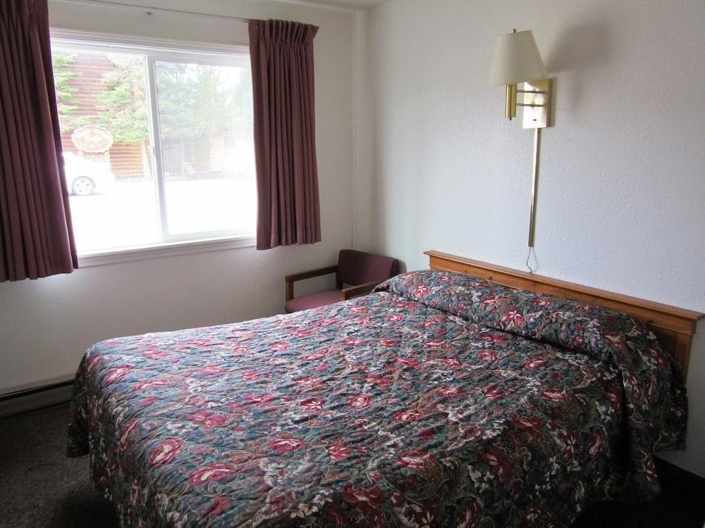Traveler's Lodge photo 19
