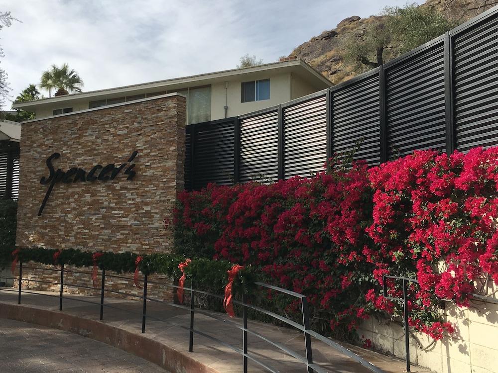 GetAways at Palm Springs Tennis Club photo 7